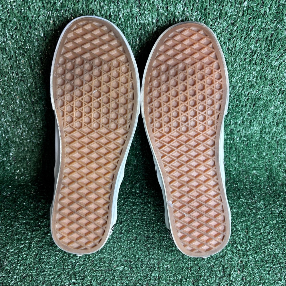 Vans Disney 50th Anniversary Mickeys Friend Slip On Sneakers White Womens Sz 7.5 - Picture 7 of 9